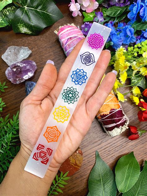 7 Chakras Crystal Gift Set | 7 Chakra Crystals, Sage Smudge & Selenite