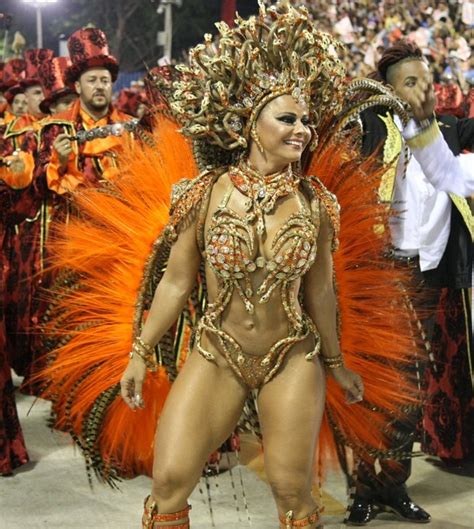 Carnaval 2018 Viviane Araújo A Rainha Do Salgueiro Quem Rio De Janeiro