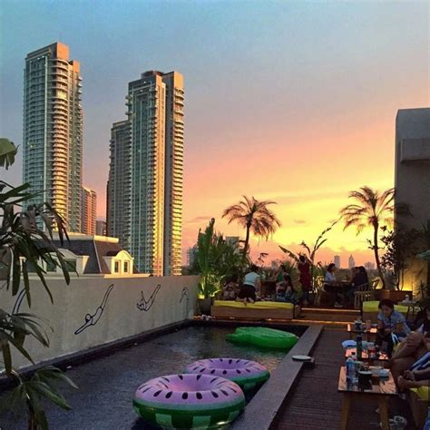 4 Rekomendasi Tempat Staycation di Jakarta yang Instagramable - tempat.com