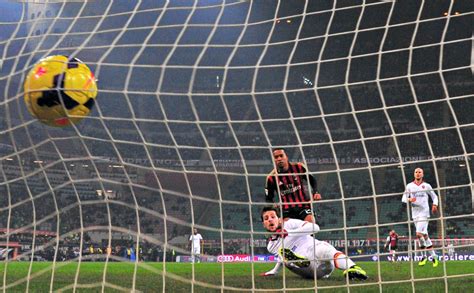 Follow our twitter and instagram @golgincu2 #golginc. Serie A, i 10 gol più belli del 2013 (video)