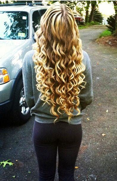 Blone Wand Curls | Hairstyles How To