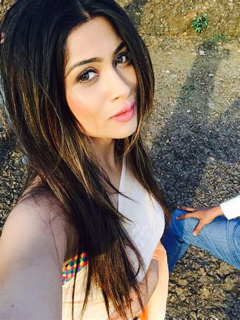 Iphone xs max stock wallpapers. Marathi Actress hd Wallpaper Download
