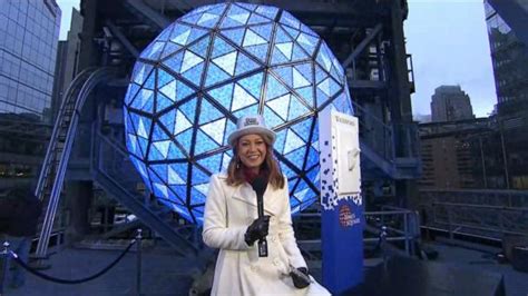Video Behind The Ball Drop At New Years Rockin Eve Abc News