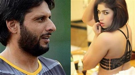 Pakistani Model To Strip Naked If Pakistan Defeats India In World T20