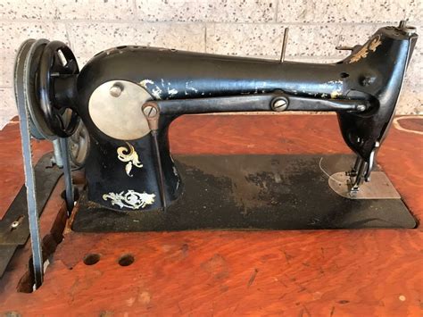 Vintage Singer 31-20 Industrial Sewing Machine SN H1151884 With Antique