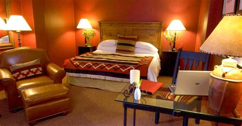 Described as iconic, it sits at the far end of the santa fe trail and provides guests with an astonishing view of the region, including the sangre de cristo mountains in the distance. Inn And Spa At Loretto in Santa Fe, New Mexico - Inn Deals