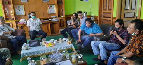 Dinas pariwisata dan ekonomi kreatif provinsi dki jakarta mencatat 134 tempat usaha melakukan pelanggaran usaha selama penerapan pembatasan sosial berskala besar (psbb). Gaji Guru Honorer di Muaro Jambi Tiga Bulan Sudah Dibayar | rakyatjambi.co