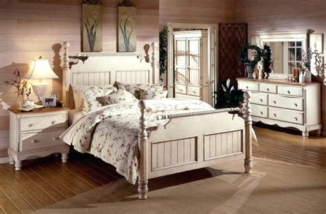� you can find the collection file here: Lexington Bedroom Furniture Antique White - Bedroom ...