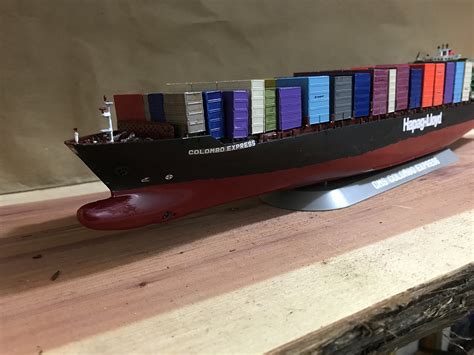 Container Ship Colombo Express Plastic Model Ship Kit 1700 Scale