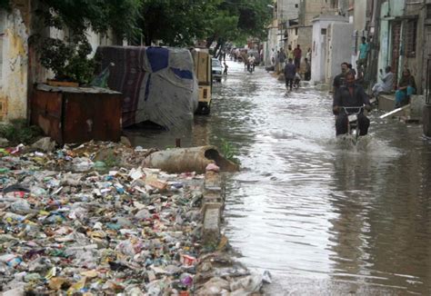Pakistan Flood Chaos In Karachi Monsoon Death Toll Rises To 187