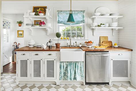 White cabinets offer a bright, neutral canvas in the kitchen that lends itself to almost any personal style. 10 Best Creamy White Paint Color For Kitchen Cabinets | Home Design