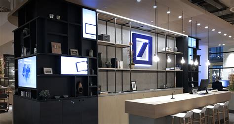 Neben der modernisierung des eigenen retail bankings setzt die international tätige bank auch auf komplett branchenfremdes. Tino Schwanemann - Deutsche Bank
