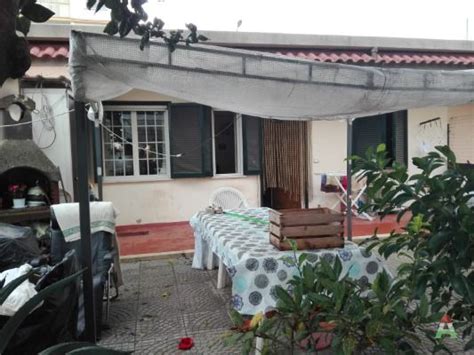 Annunci di privati e agenzie immobiliari. Fitto appartamento zona chiaiano a Napoli in Case ...