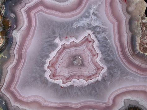 Photographs Of Mineral No 54153 Quartz Var Laguna Agate From Ojo