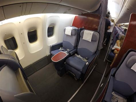 Latam airlines 787 business class seats with large foot rests lots of legroom Reporte: Business Class de LATAM Argentina Boeing 767 ...