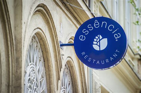 A(z) portugal szó fordítása az ingyenes magyar szótárban és sok más szó magyarul. Portugál letisztultság és magyar virtus - megnéztük az ...