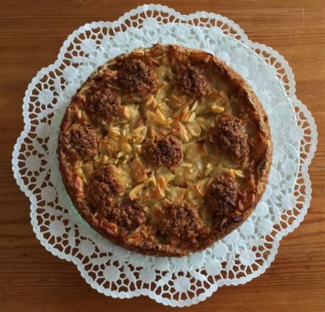 Veganer Saftiger Apfelkuchen mit Haferflocken und Mandeln Zutaten für