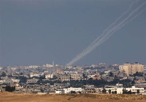 צבעו אדום עז עם מעט מאוד ורוד והוא נקרא אדום בורמזי או דם היונה (pigeon blood). מעריב | אזעקת צבע אדום נשמעה בדרום; צה"ל: נפילה אחת בשטח ישראל