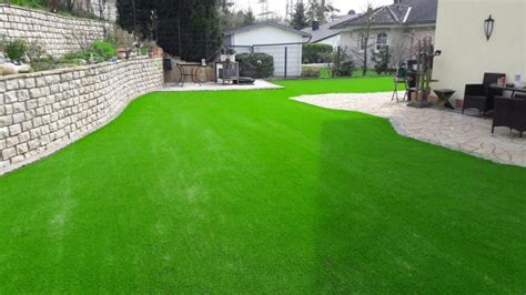 Kunstrasen rasenteppich mit noppen balkon fertigrasen garten grün meterware 400. Neue Bilder von unserem Kunstrasen im Garten | Blog ...