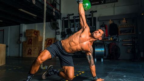 10 Best Crossfit Abs Workouts To Test Your Strength Through Different