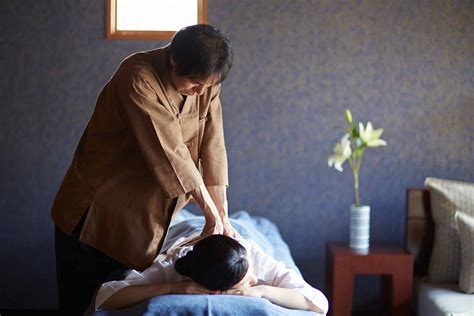 Shiatsu Massage Pictures To Pin On Pinterest Pinsdaddy