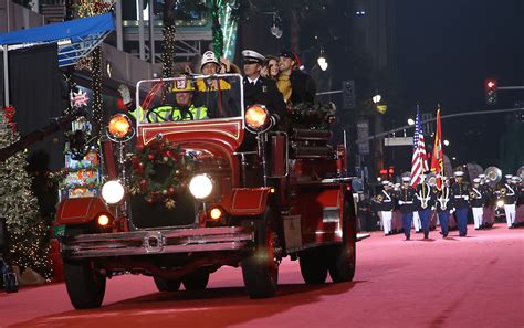 Hollywood Christmas Parade Talent Lineup And Street Closures Set Deadline