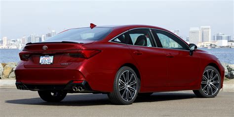 2019 Toyota Avalon Best Buy Review | Consumer Guide Auto