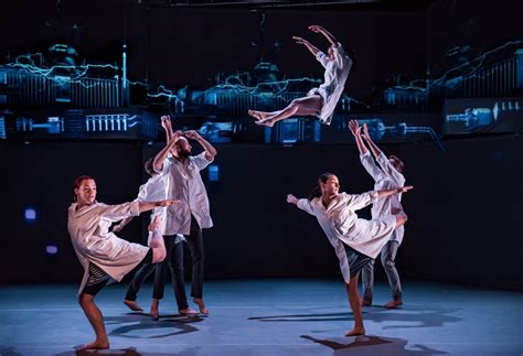 Dance Company Motionhouse Moves Into Leamington Town Hall The