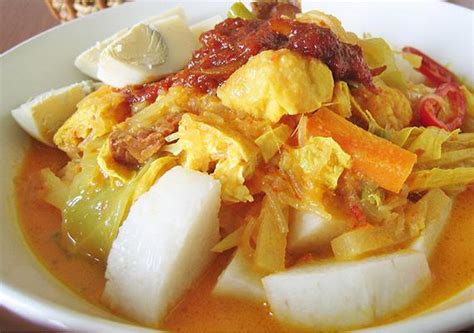 Populer sebagai sarapan, ketupat sayur betawi juga cocok untuk menu sahur. Penggemuk Badan: Sering Makan Ketupat Sayur Salah Satu ...