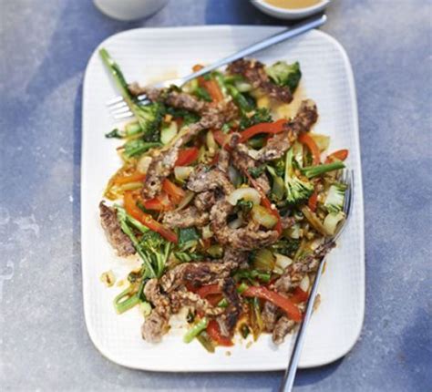 Crispy chilli beef is a beloved takeaway favourite because quite frankly, it's delicious. Lighter Chinese chilli beef | Recipe | Recipes, Fodmap ...