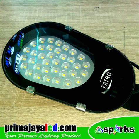 Pengalaman lebih dari 5 tahun dalam pen jual lan pju solar cell Lampu LED Mini PJU Wall 18 Watt • Prima Jaya LED