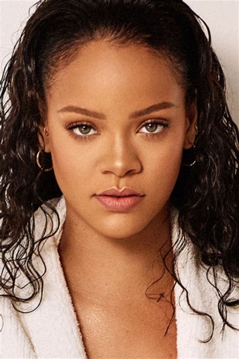 Pin By Mel On Makeup Rihanna Fenty Beauty Rihanna Looks Rihanna