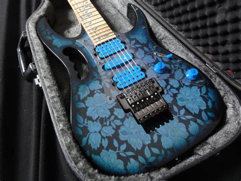 This ibanez jem77p bfb plue floral is one of the best looking in the jem range. Ibanez Ibanez JEM 77 BFP 1991 Blue Floral Pattern Guitar ...