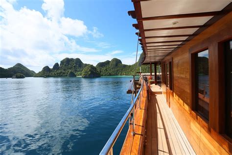 Book Unique Raja Ampat Yacht Charter From Waisai ~ Islander
