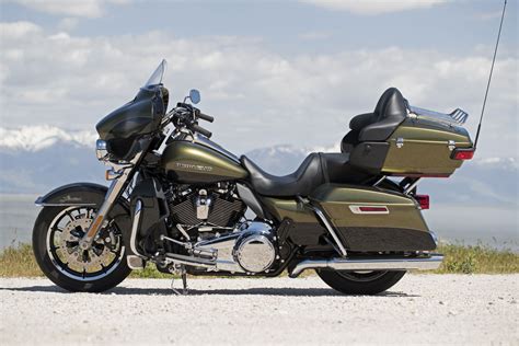 For 2019, the new electronic cruise control system, rear dampers with manually adjustable emulsion. Gebrauchte und neue Harley-Davidson Electra Glide Ultra ...