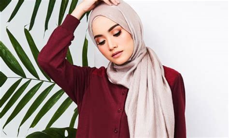 Merah Maroon Cocok Dengan Warna Apa