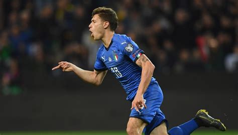 Il club meneghino sarebbe disposto ad aggiungere qualche milione legato ad alcuni obiettivi specifici mentre la parte fissa rimarrebbe inalterata. Reports: Milan make opening €35m Barella bid; Inter remain ...
