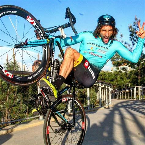 Vittorio brumotti si trova a parma per mostrarci le assurde immagini dei pusher all'opera in un parco che si trova proprio a ridosso di una caserma dei. Vittorio Brumotti a Tarquinia per il tour "Fai Brumotti ...