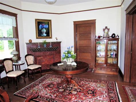 The history of an edwardian home sparks an inspired redesign in pacific heights. c. 1910 American Foursquare For Sale in Monticello ...