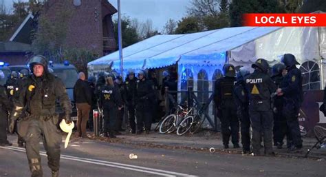 Hooligans (mini brøndby hooligans denmark). Hooligans kaster med sten i Brøndby - flere politifolk ...