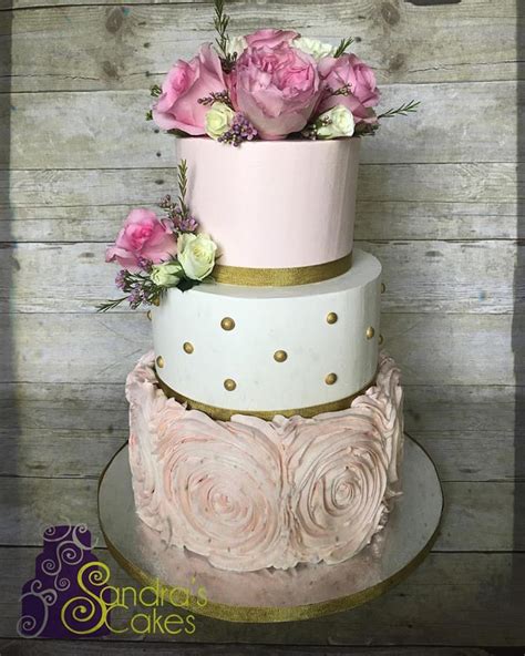 Modern And Elegant Buttercream Wedding Cake
