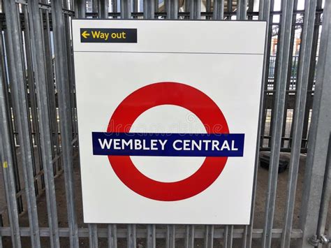 Wembley Central London Underground Metropolitan Railway Roundel Sign