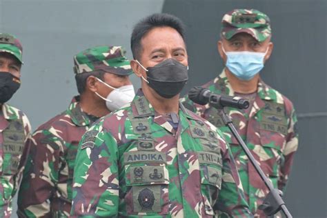 Komentar Para Orang Terkenal Mengenai Kebijakan TNI