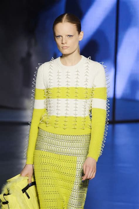 Pin by Jamie Vallejo on innovative knits | 2020 fashion ...
