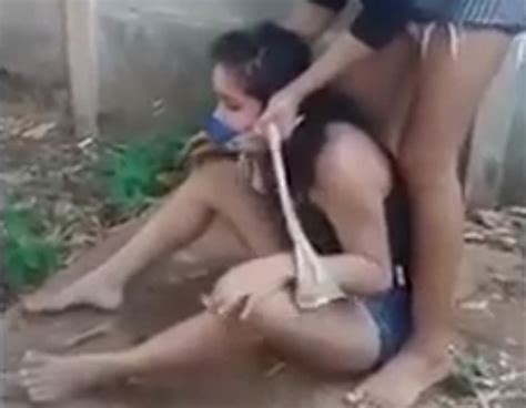 【無修正】13～16歳の4人の少女が、14歳の少女をガチで殺そうとしているビデオが話題に ポッカキット