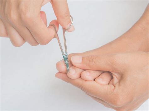 How To Cut Toenails If You Cant Reach Them Step By Step Instructions