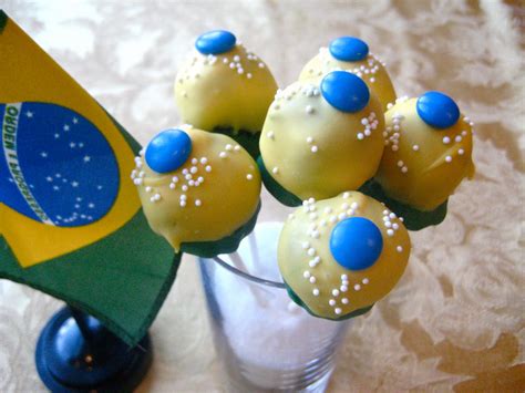 Carlys Kitchen Brazil Cupcake Pops
