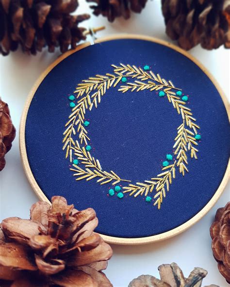 How To Make A Christmas Wreath Embroidery Hoop In Just A Few Simple