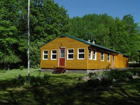 Camping facilities include tent sites, bunkhouses, cabins, and facilities include a bear line, pit outhouses, canoe rental, and a staffed ranger station. Lakefront Cabin near Baxter State Park and Mt. Katahdin ...