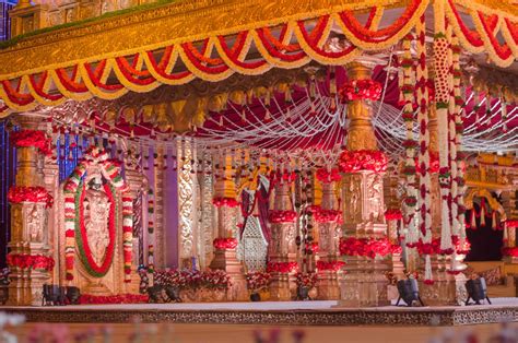 Mandap Decoration To Make It Look Like A Temple Fall Wedding Drinks